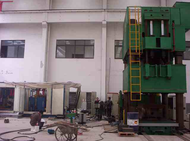 3000噸內高壓成成形機控制系統（江蘇界達特異新材料公司）